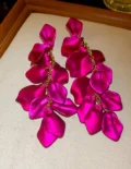 Rose red color